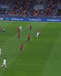  莱斯特城老将经验定乾坤，补时点球绝杀留住欧战希望  