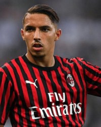  AC米兰续约特奥遇阻，皇马巴萨密切关注法国后卫  