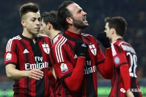  萨索洛进攻多点开花，团队配合斩获联赛两连胜